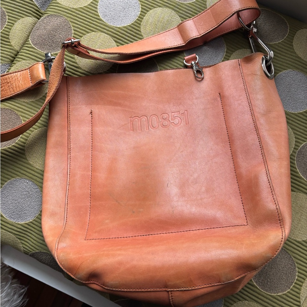 Iconic signature M0851 Hobo bag
